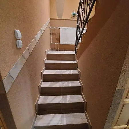 Fenyves Vendeghaz بيت للعطل *