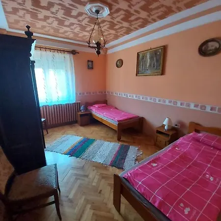 Fenyves Vendeghaz تابولتْسا