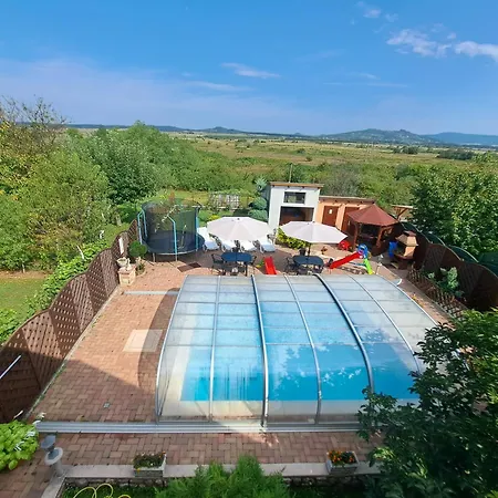 Fenyves Vendeghaz * Ταπόλκα