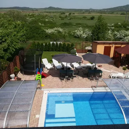 Feriehus Fenyves Vendeghaz *