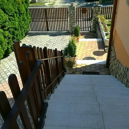 Fenyves Vendèghàz Casa de Férias *