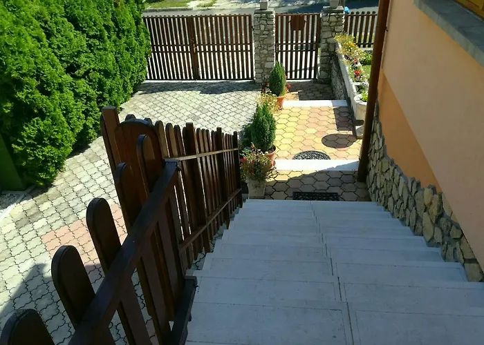Fenyves Vendèghàz Casa de Férias *