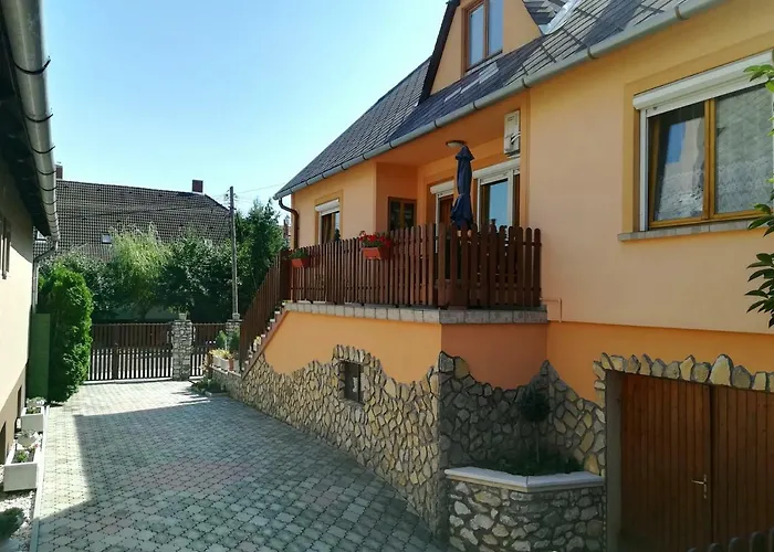 Fenyves Vendèghàz * Tapolca